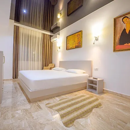 Marble Luxury - Lakeside Apartment *